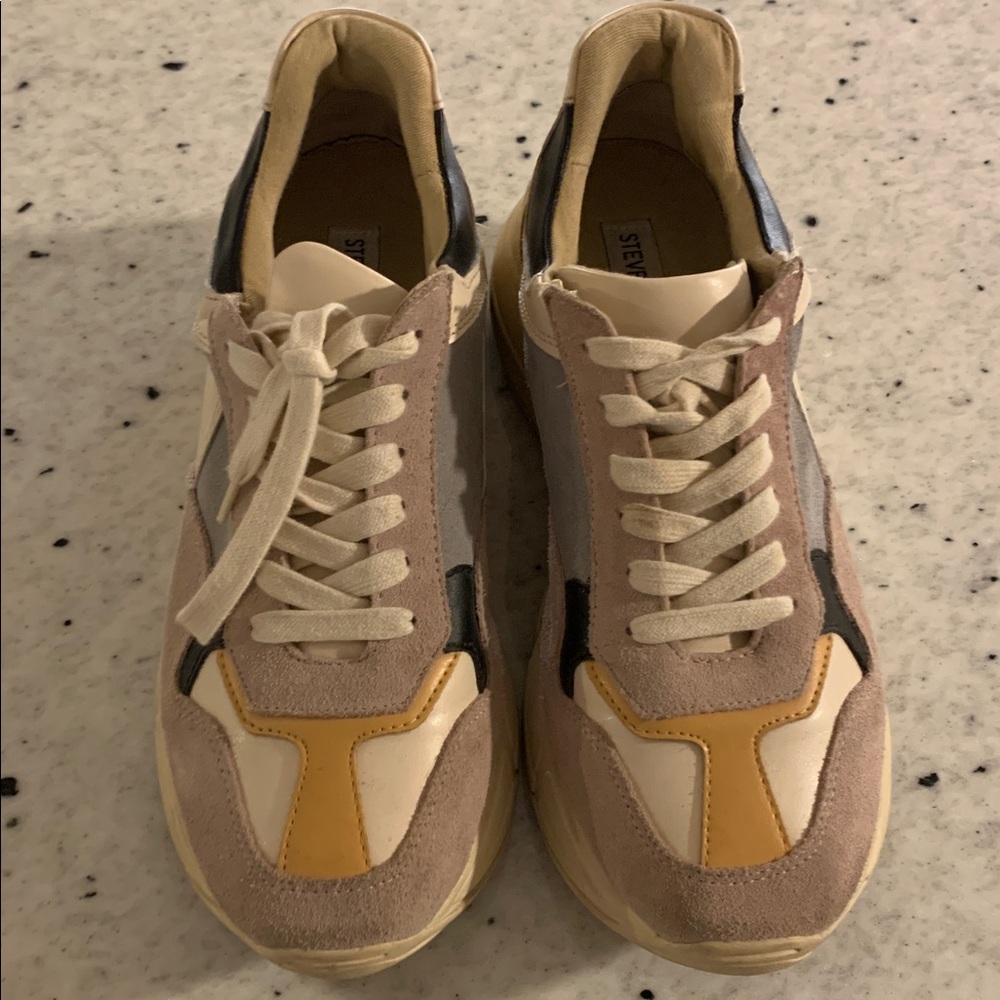 Steve Madden Neutral & Yellow Platform Sneakers size 8